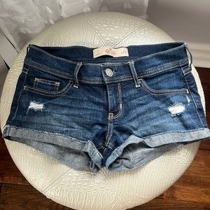 Hollister short short, dark wash Jean shorts! size 1